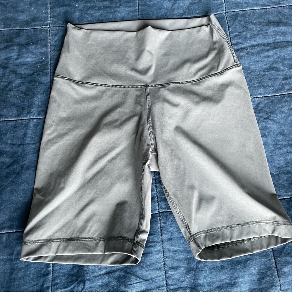 Everlane The Perform Bike Shorts Size Medium High Waist Active Spin Yoga
